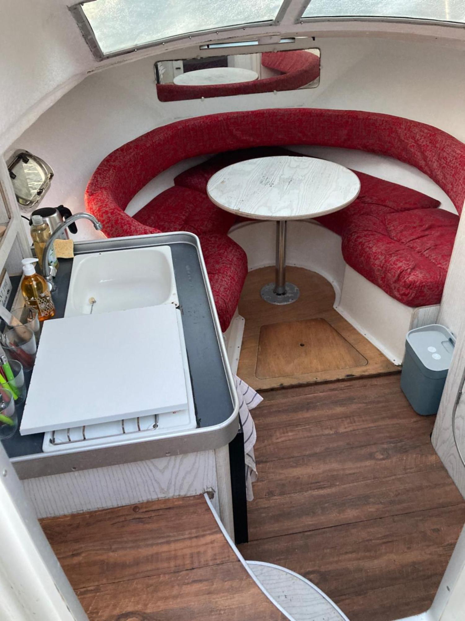 Bateau-Gite Sur Le Halage De La Mayenne L'Huisserie Extérieur photo